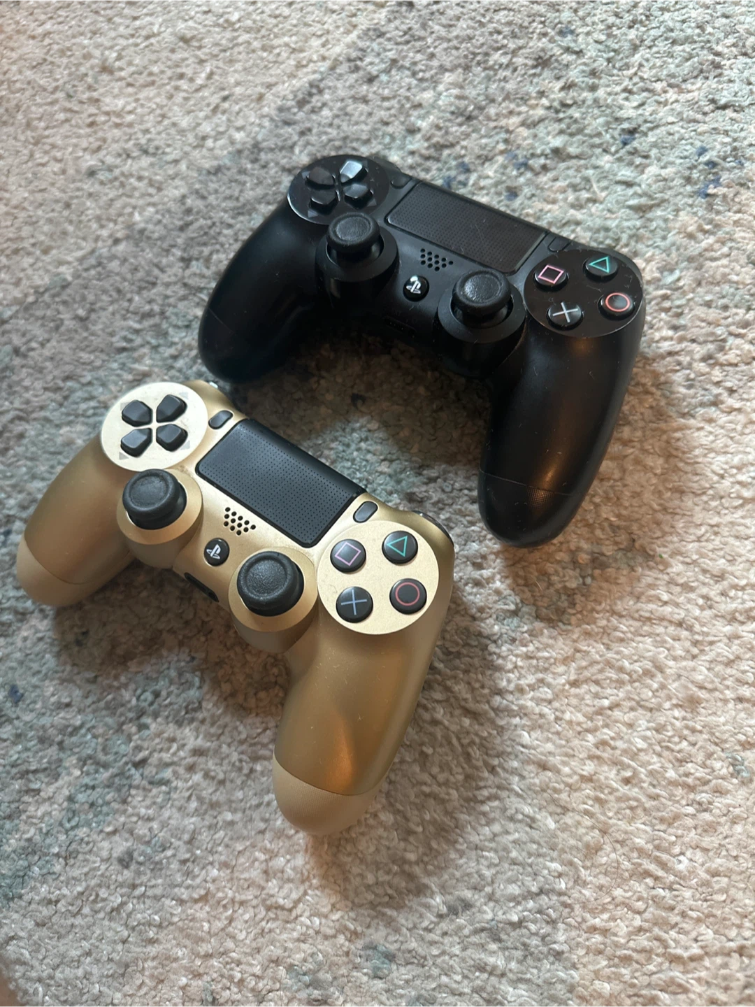 PS4 DualShock 4 Controllers - Black & Gold - photo 2
