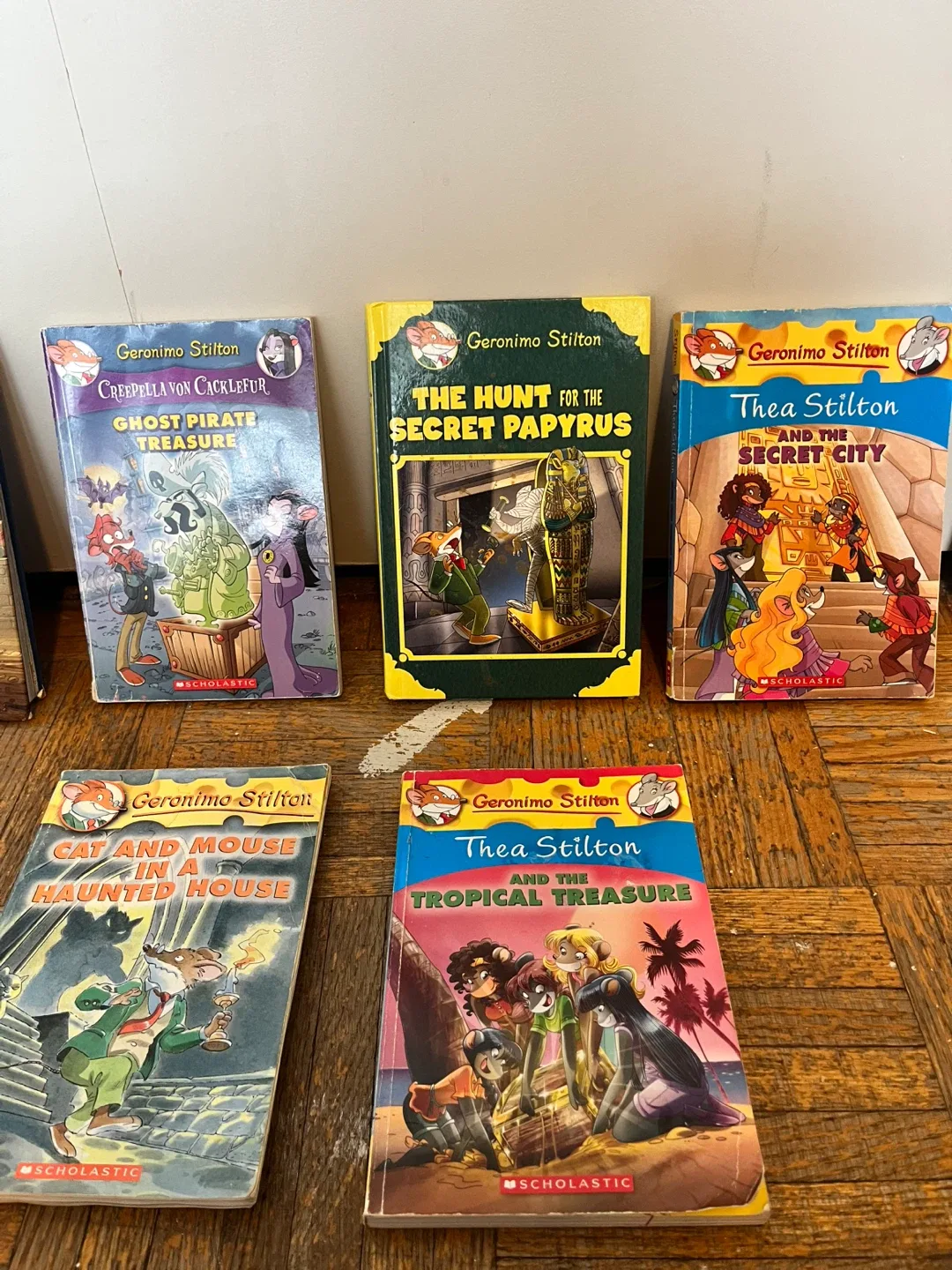 Geronimo & Thea Stilton Book Collection image indicator(2)