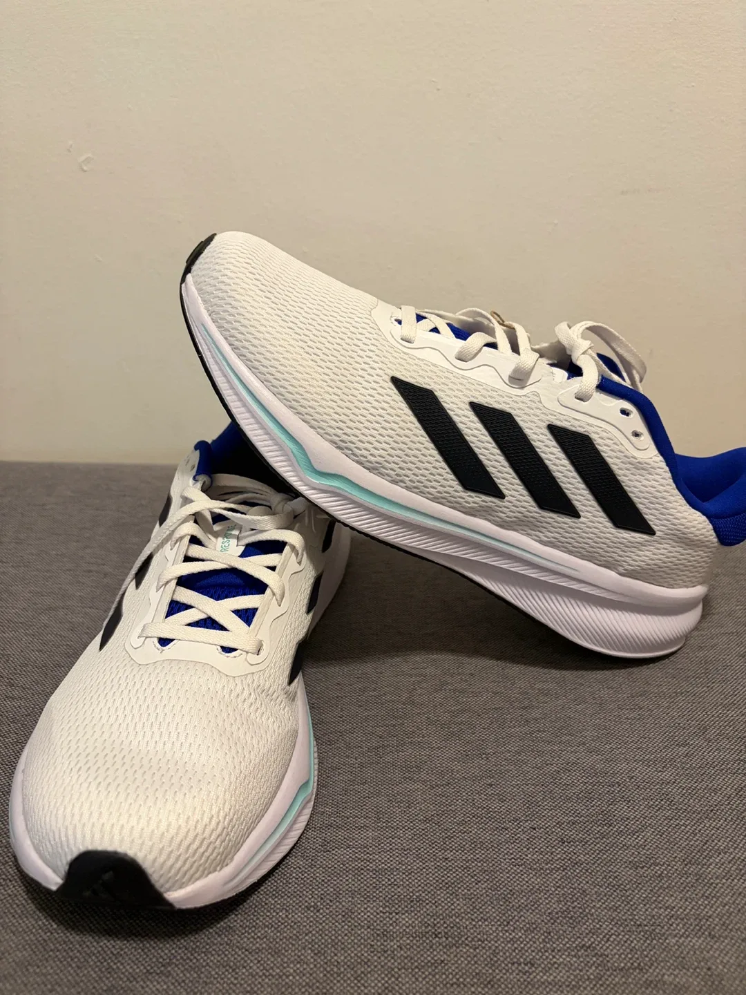 Adidas Response Running Shoes - Men's Size 10 image indicator(2)