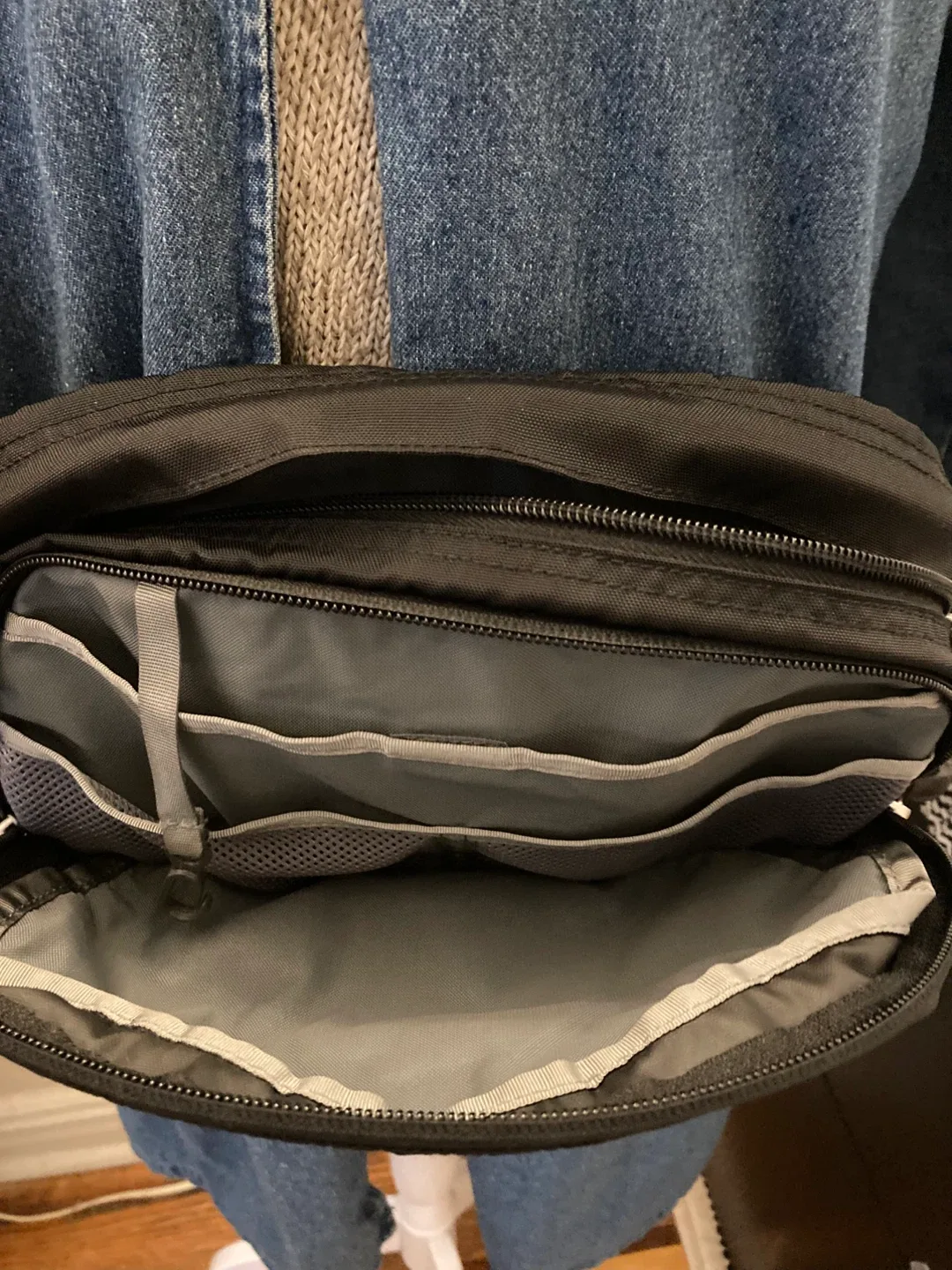 The North Face Black Belt Bag image indicator(5)