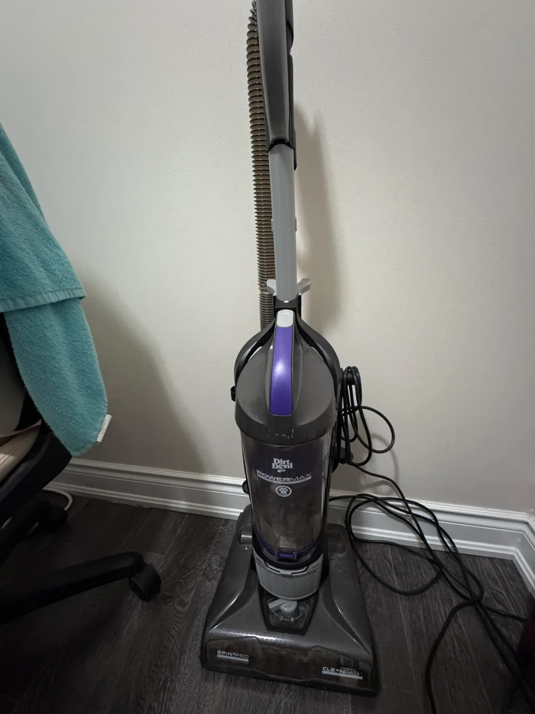 Dirt Devil Power Max Upright Vacuum image indicator(2)