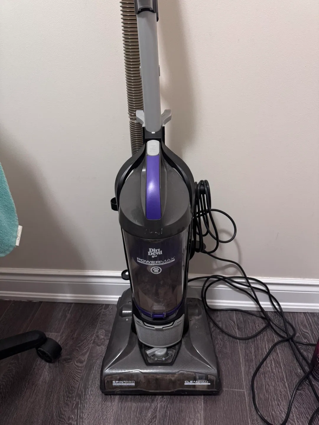 Dirt Devil Power Max Upright Vacuum image indicator(3)