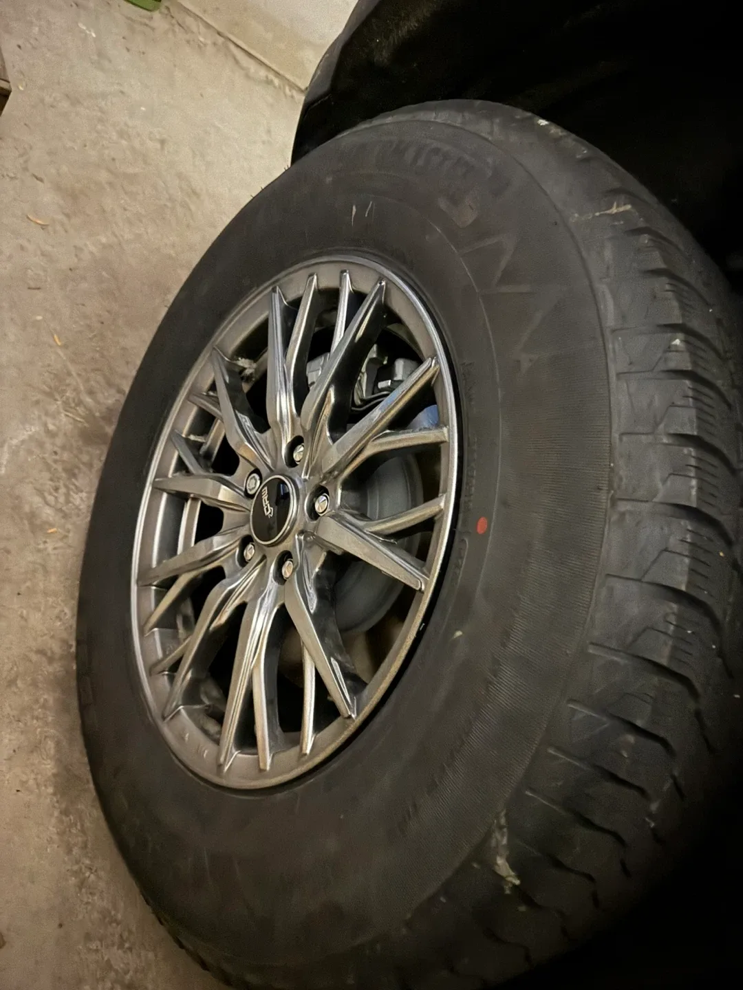 Ford Bronco sport Winter tire set with Alloy wheels image indicator(2)