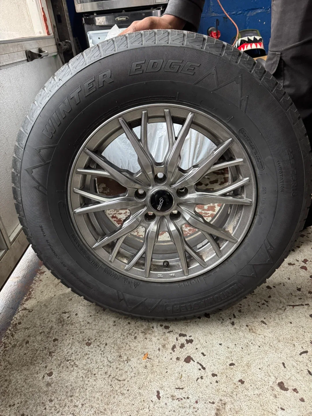 Ford Bronco sport Winter tire set with Alloy wheels image indicator(3)