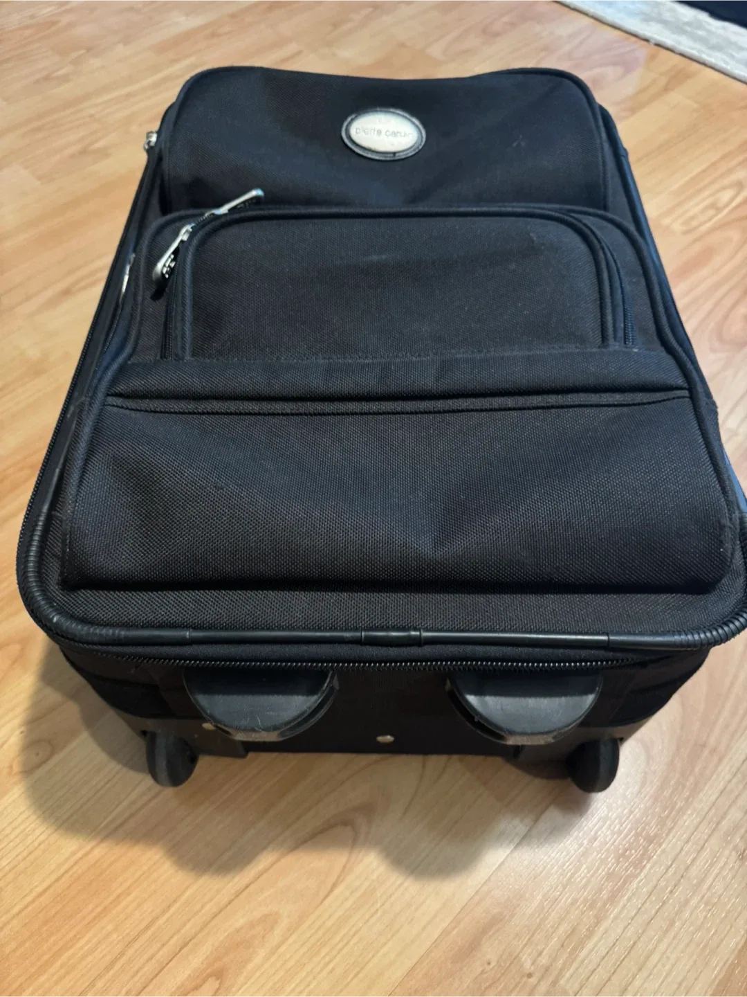 Carry-On Suitcase image indicator(5)