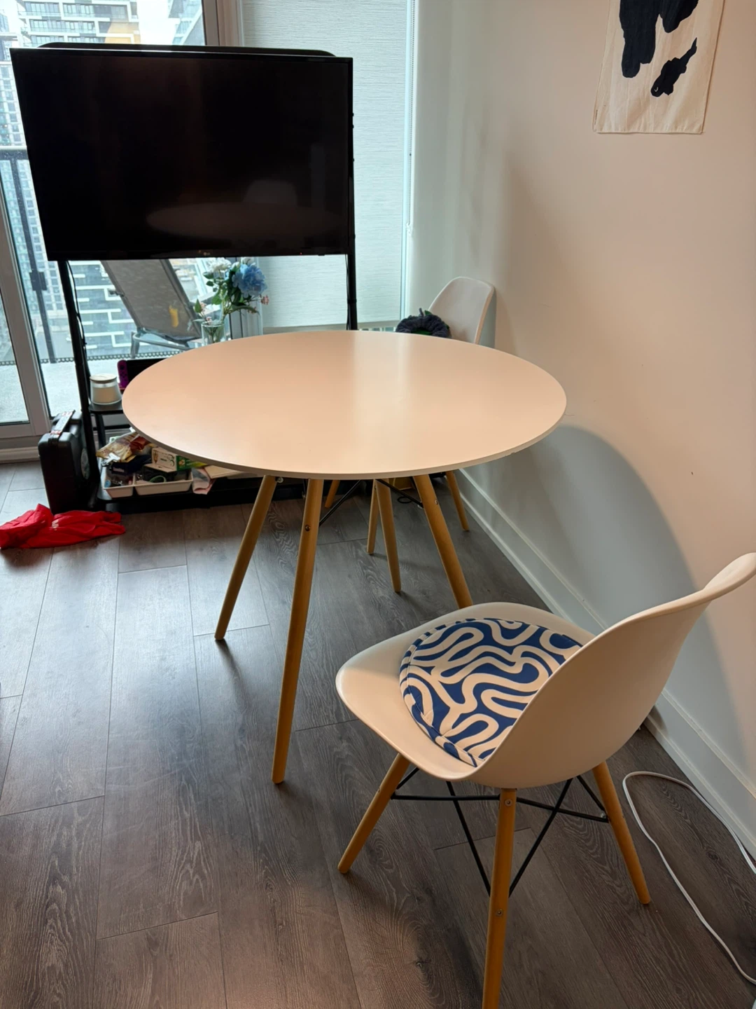 Round Dining Table - White - photo 2