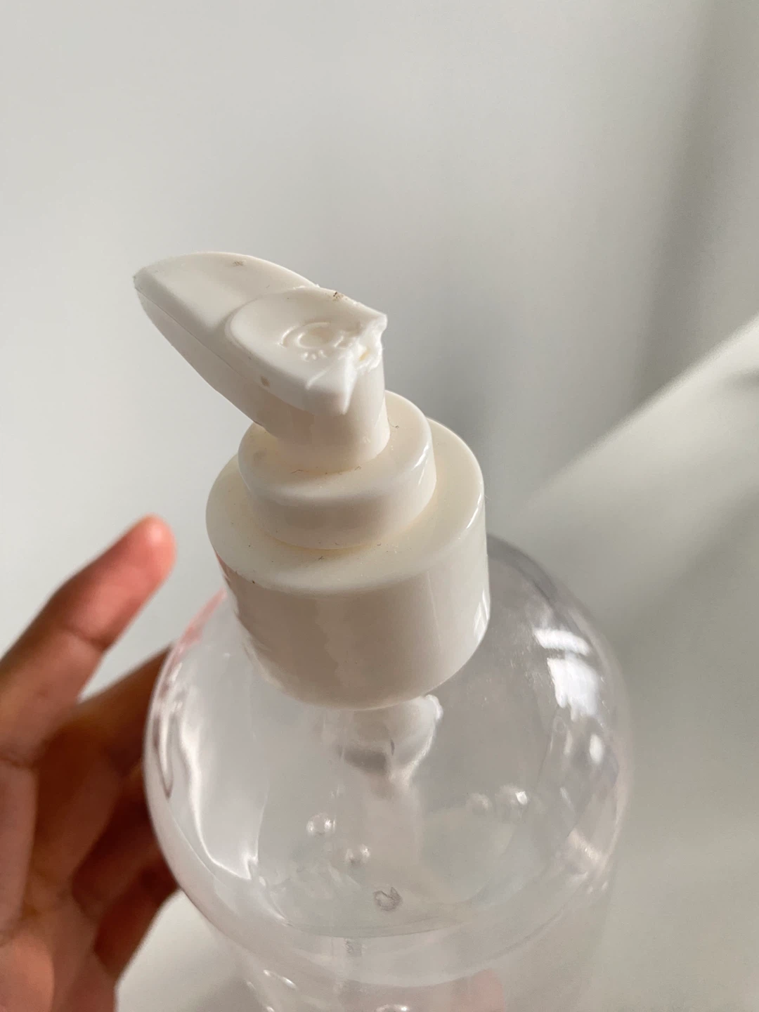 Made in USA 🇺🇸Set of 2 Big Bottles of Hand Sanitizers - photo 2