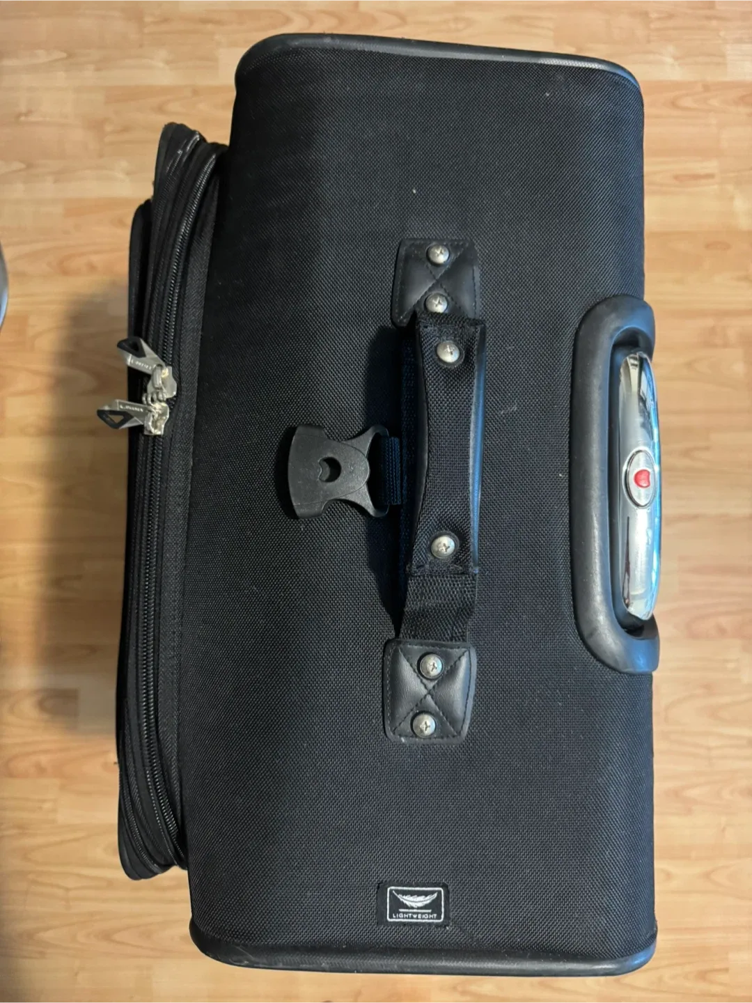 Delsey large suitcase  - black image indicator(9)