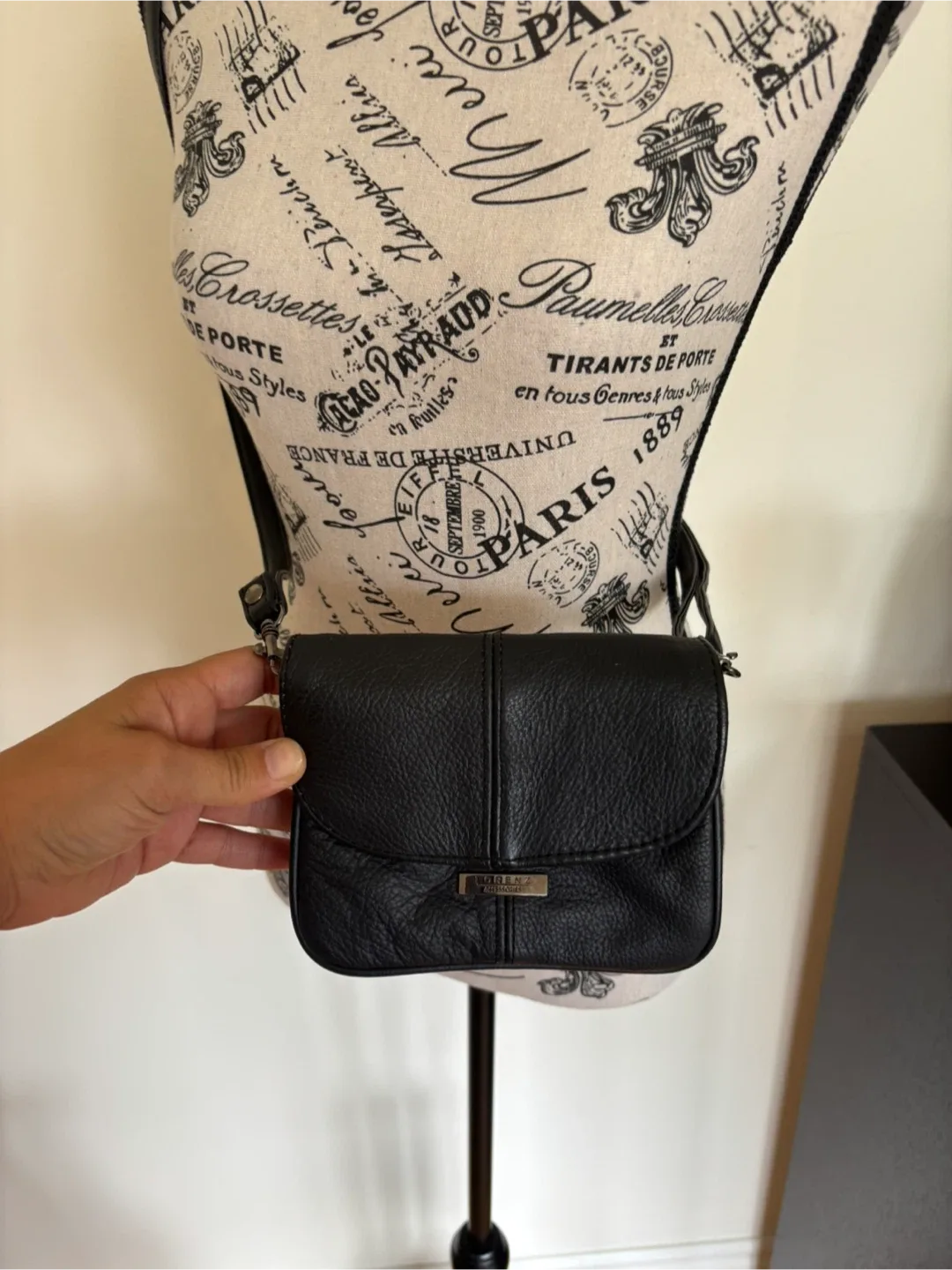 Vintage Lorenz Black Leather Crossbody Bag image indicator(3)