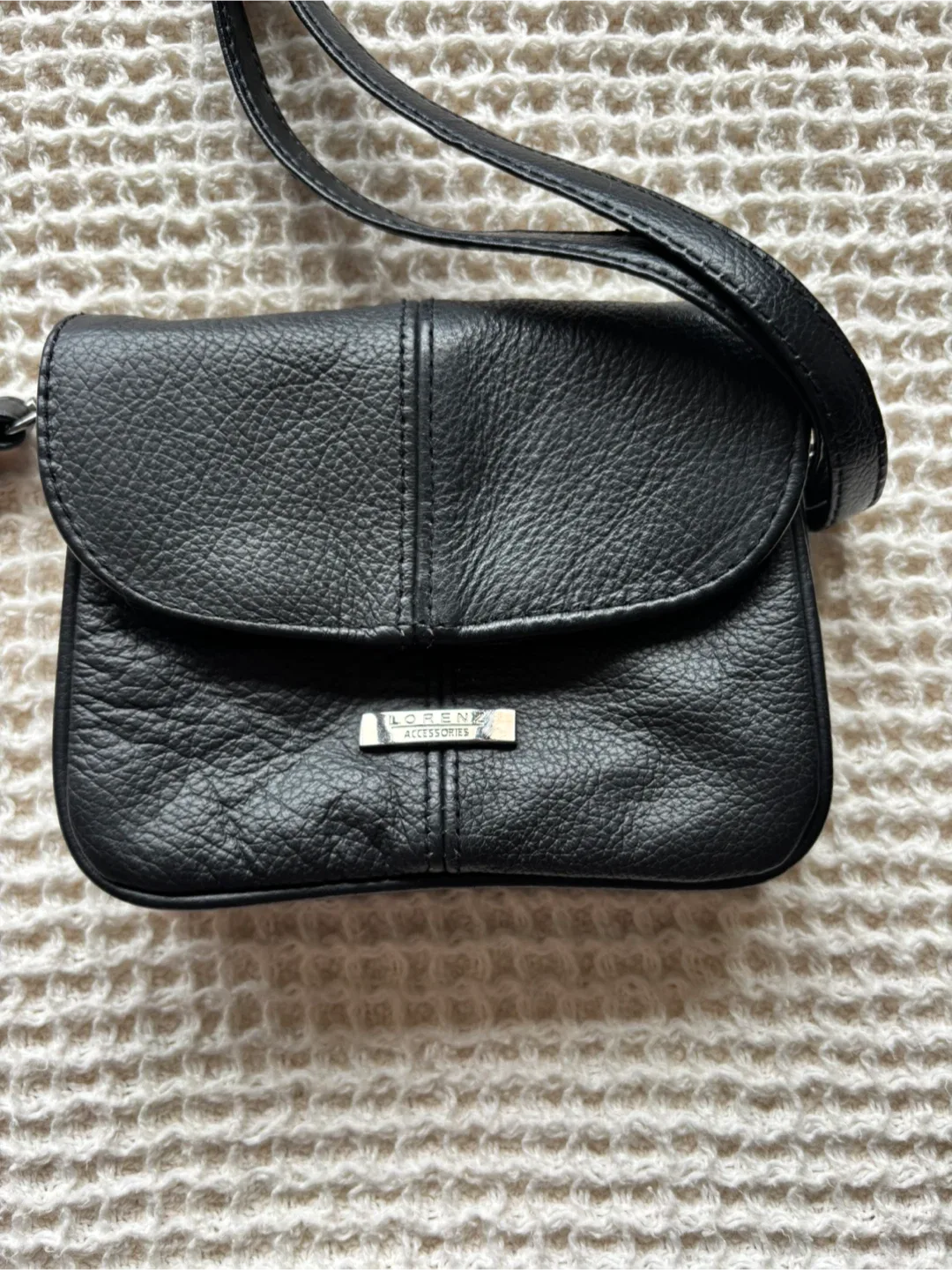 Vintage Lorenz Black Leather Crossbody Bag image indicator(2)