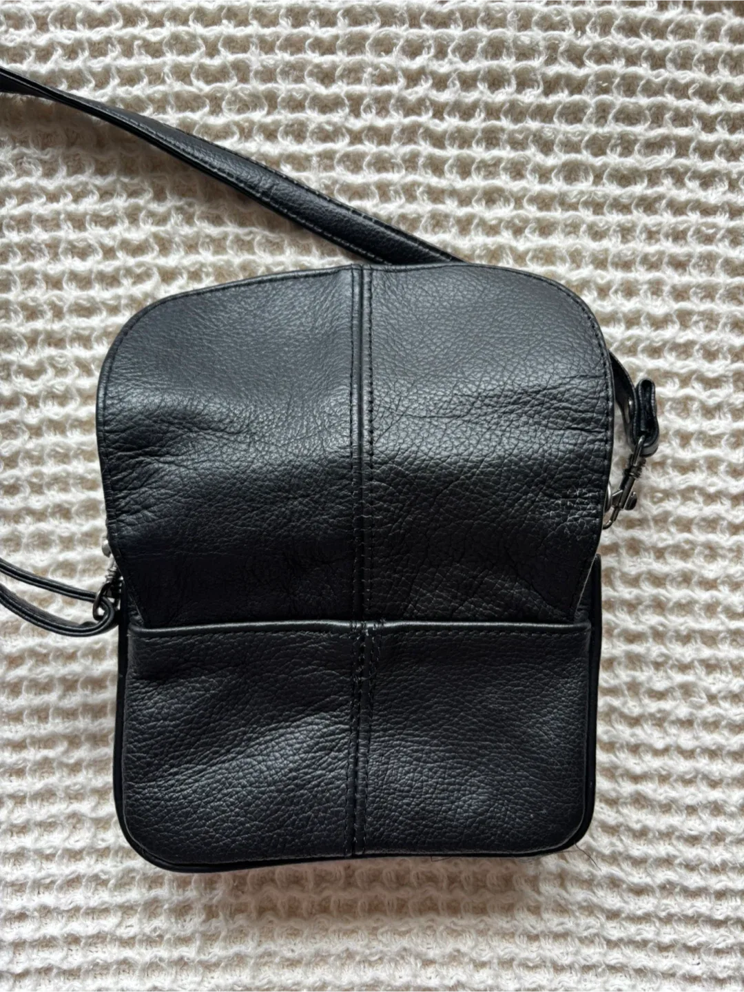 Vintage Lorenz Black Leather Crossbody Bag image indicator(6)