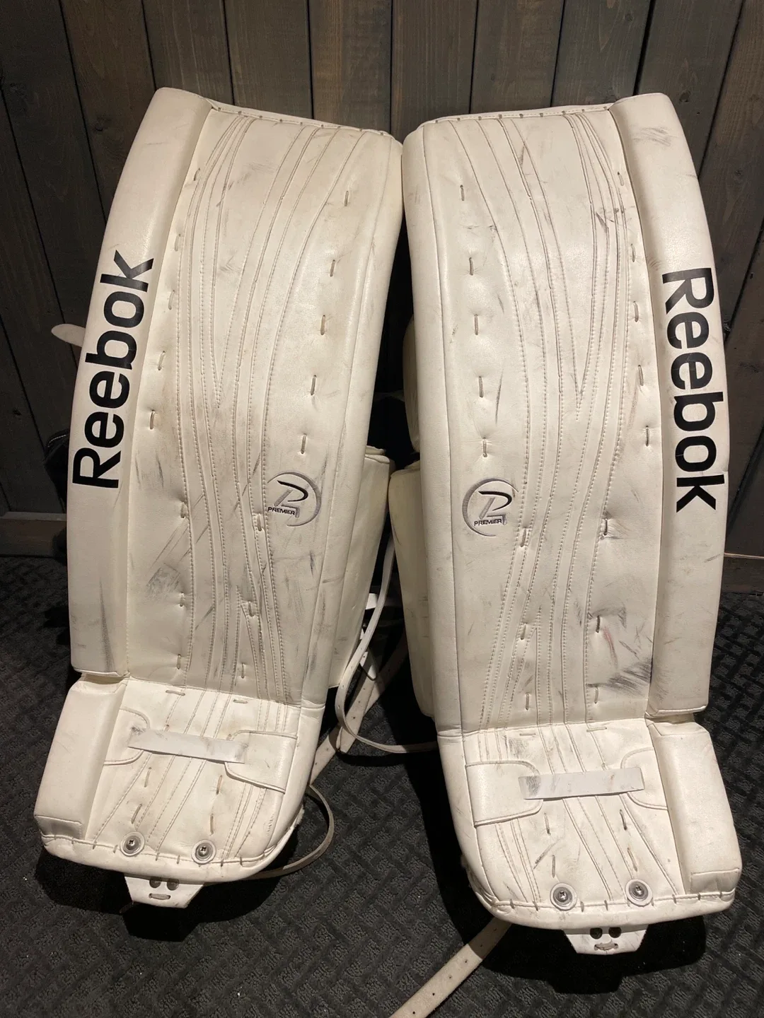Reebok Premier Pro P4 Goalie Pads 34+1 image indicator(7)
