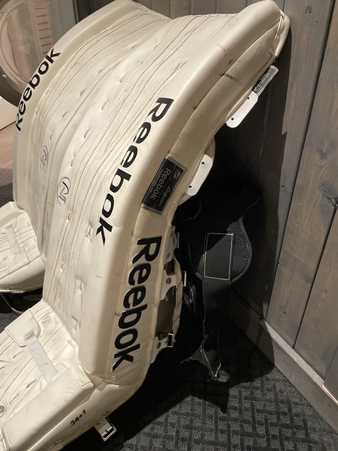 Reebok Premier Pro P4 Goalie Pads 34+1 image indicator(8)