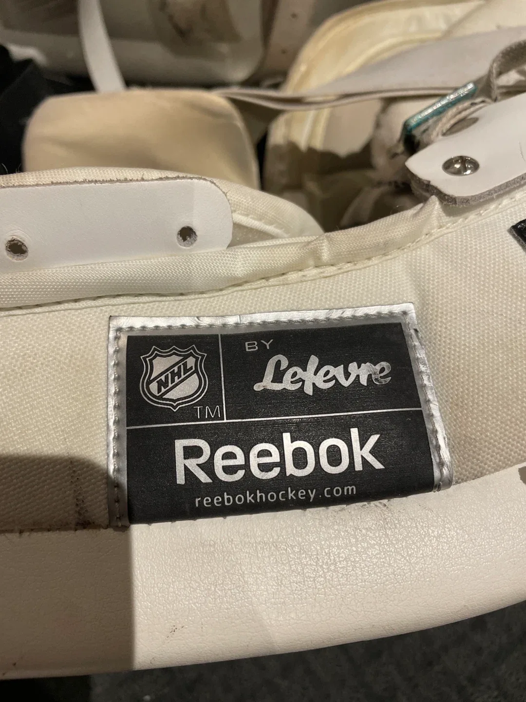 Reebok Premier Pro P4 Goalie Pads 34+1 image indicator(10)