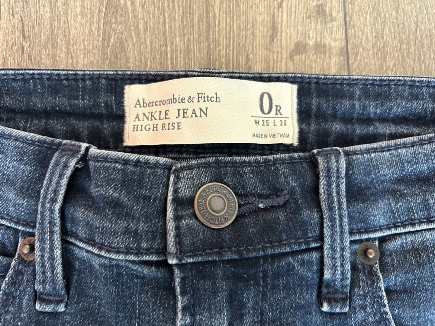 Abercrombie & Fitch High-Rise Ankle Jeans (Size 0R) - photo 3