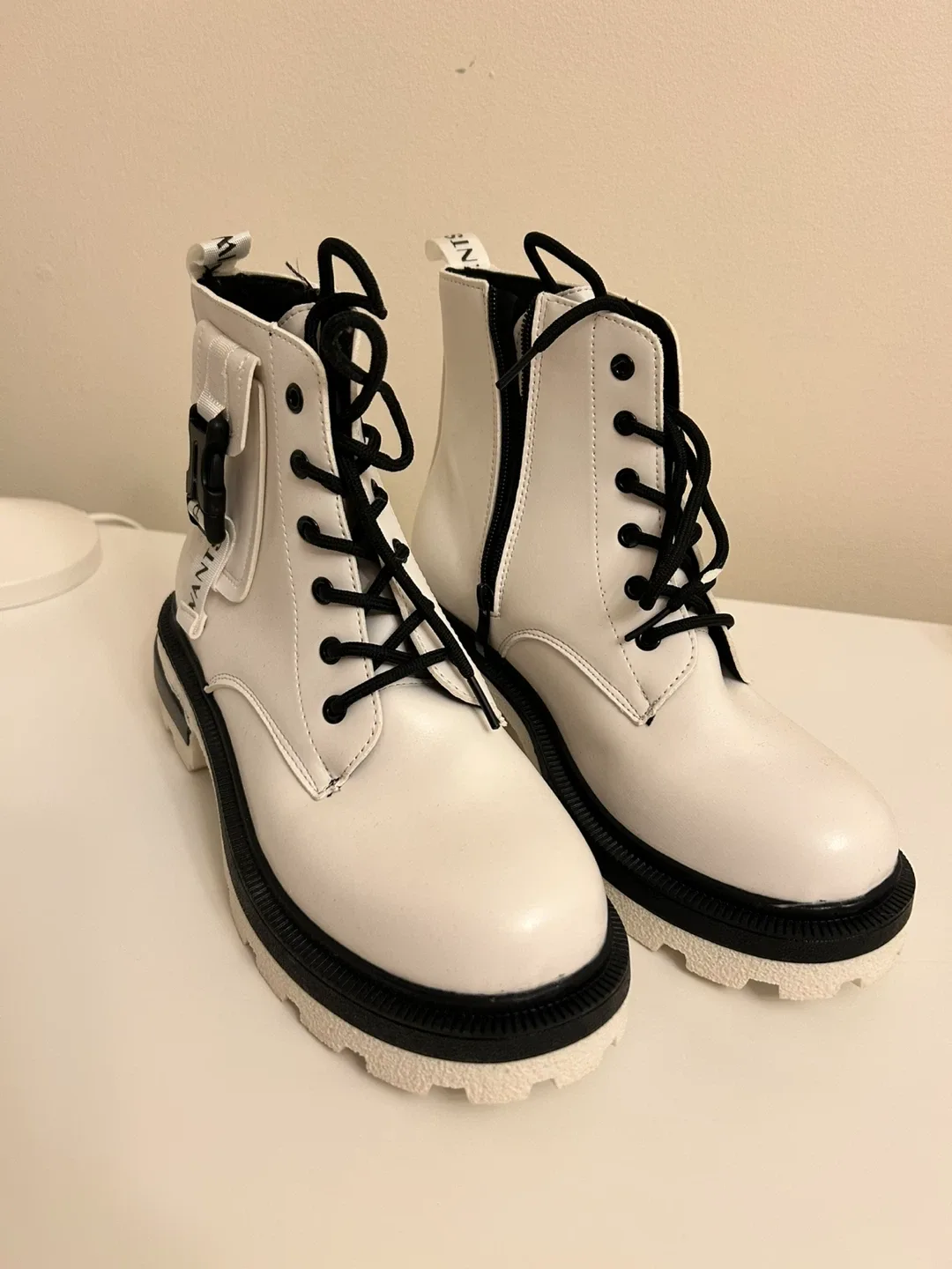 White Platform Boots - Size 40 image indicator(6)