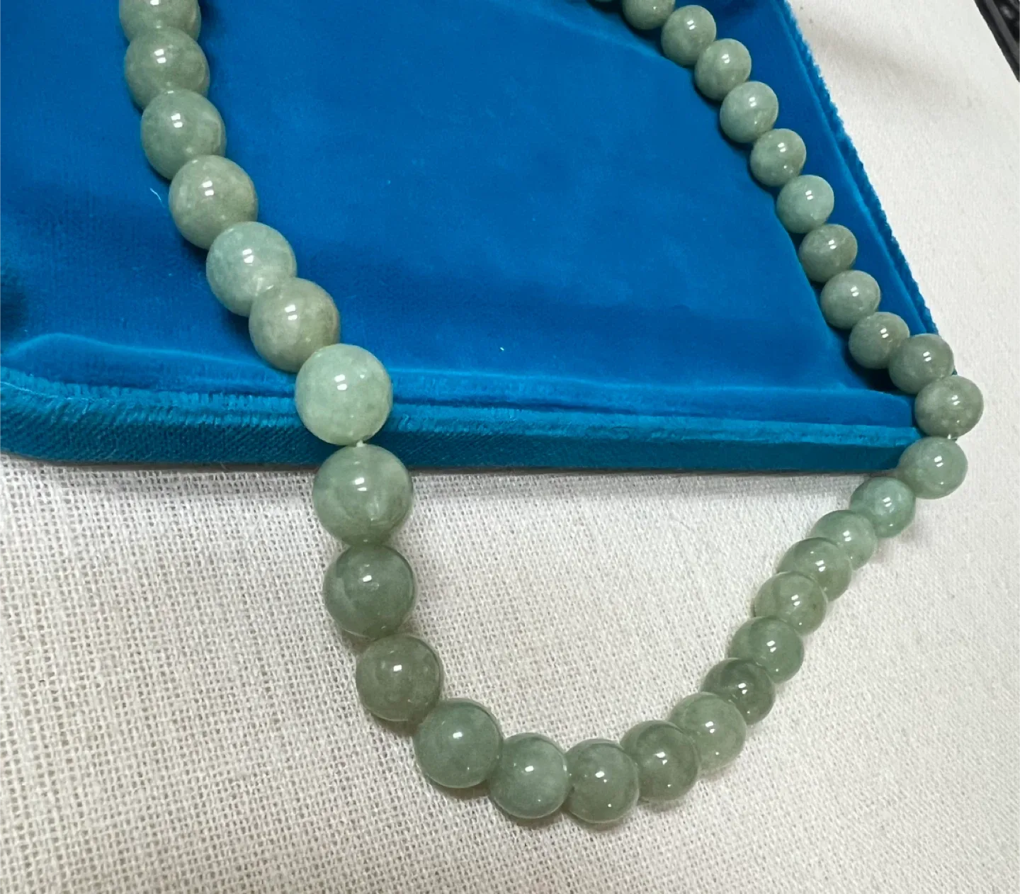 Vintage Jade Necklace image indicator(2)