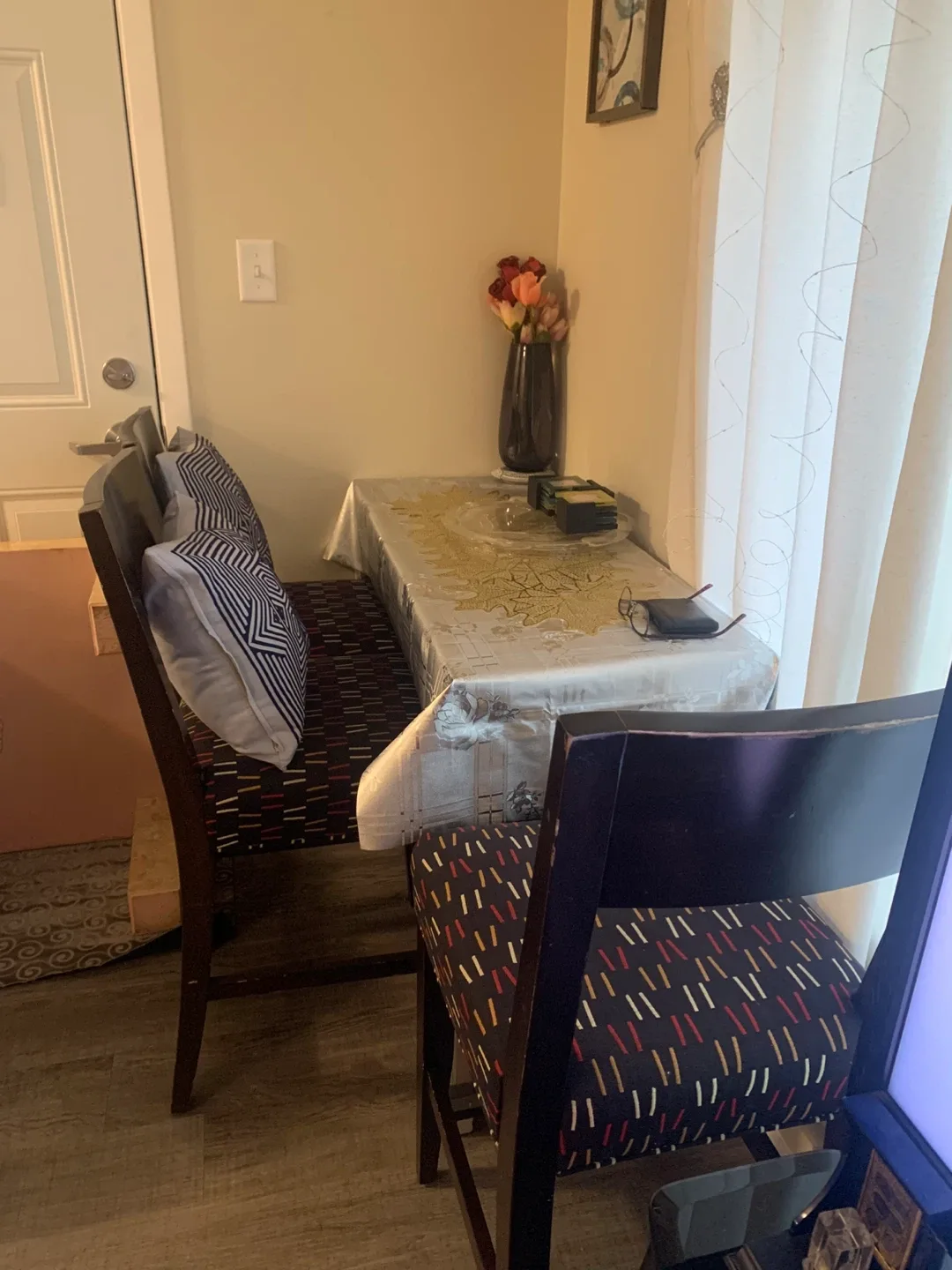 Dining Table with 6 Chairs image indicator(2)