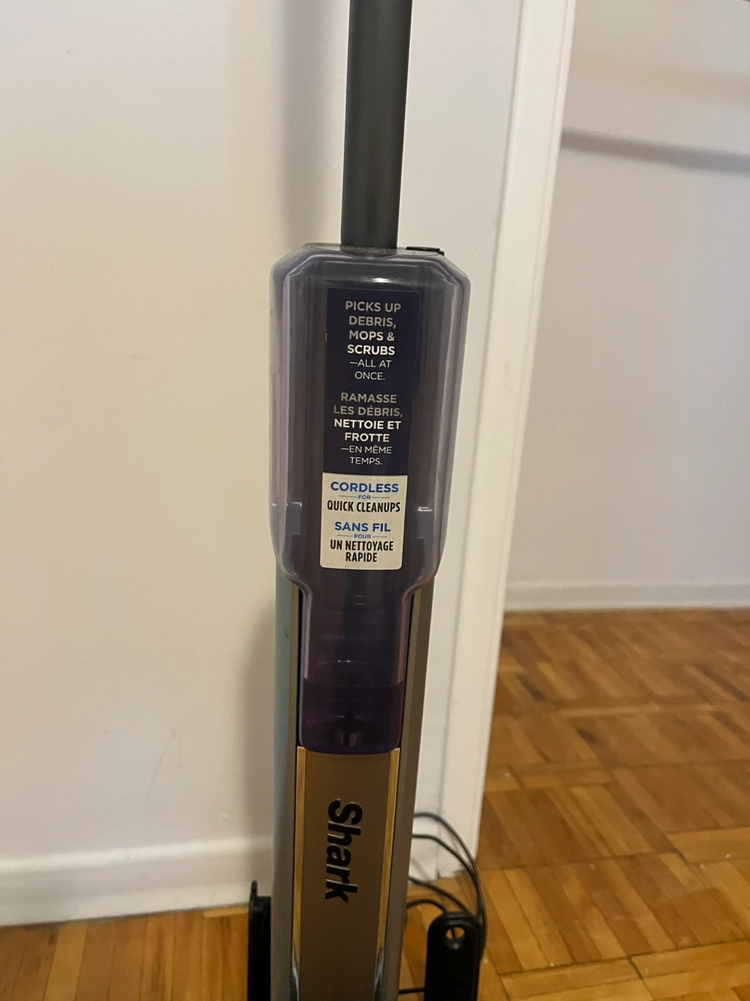 Shark HydroVac Cordless Vaccum and Mop - photo 2