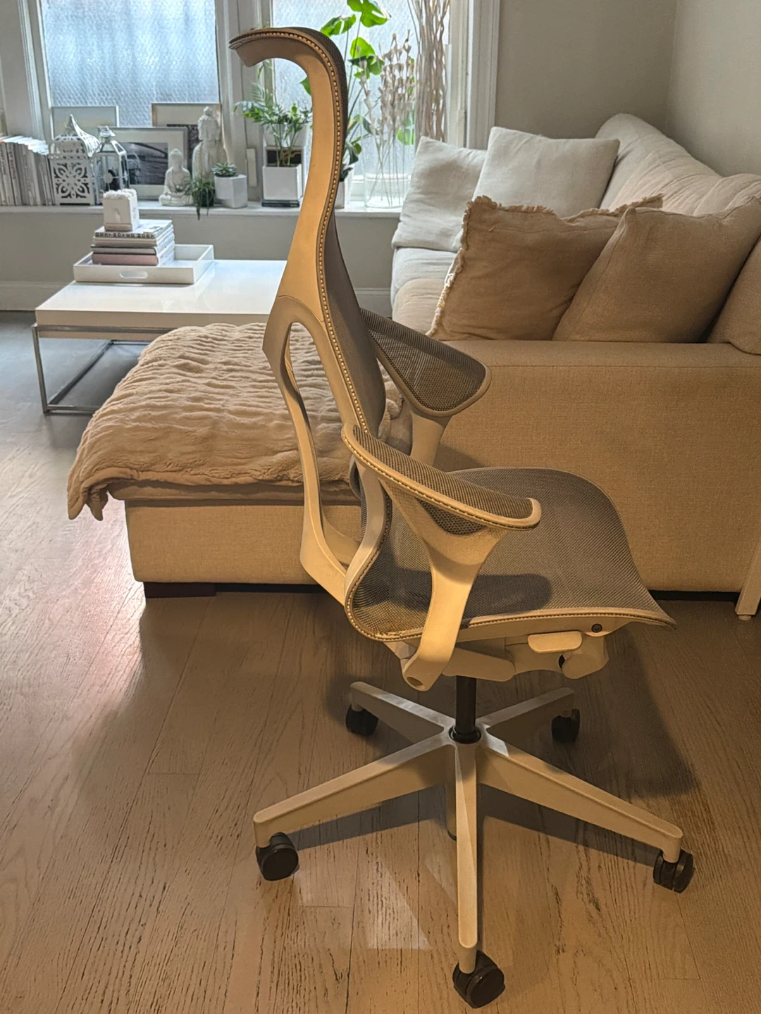 Ergonomic Office Chair - White - photo 2