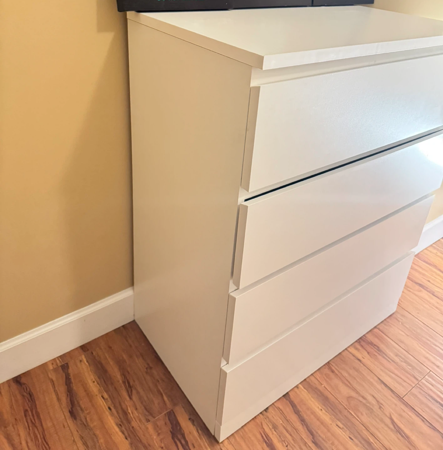 White 4-Drawer Dresser - photo 2