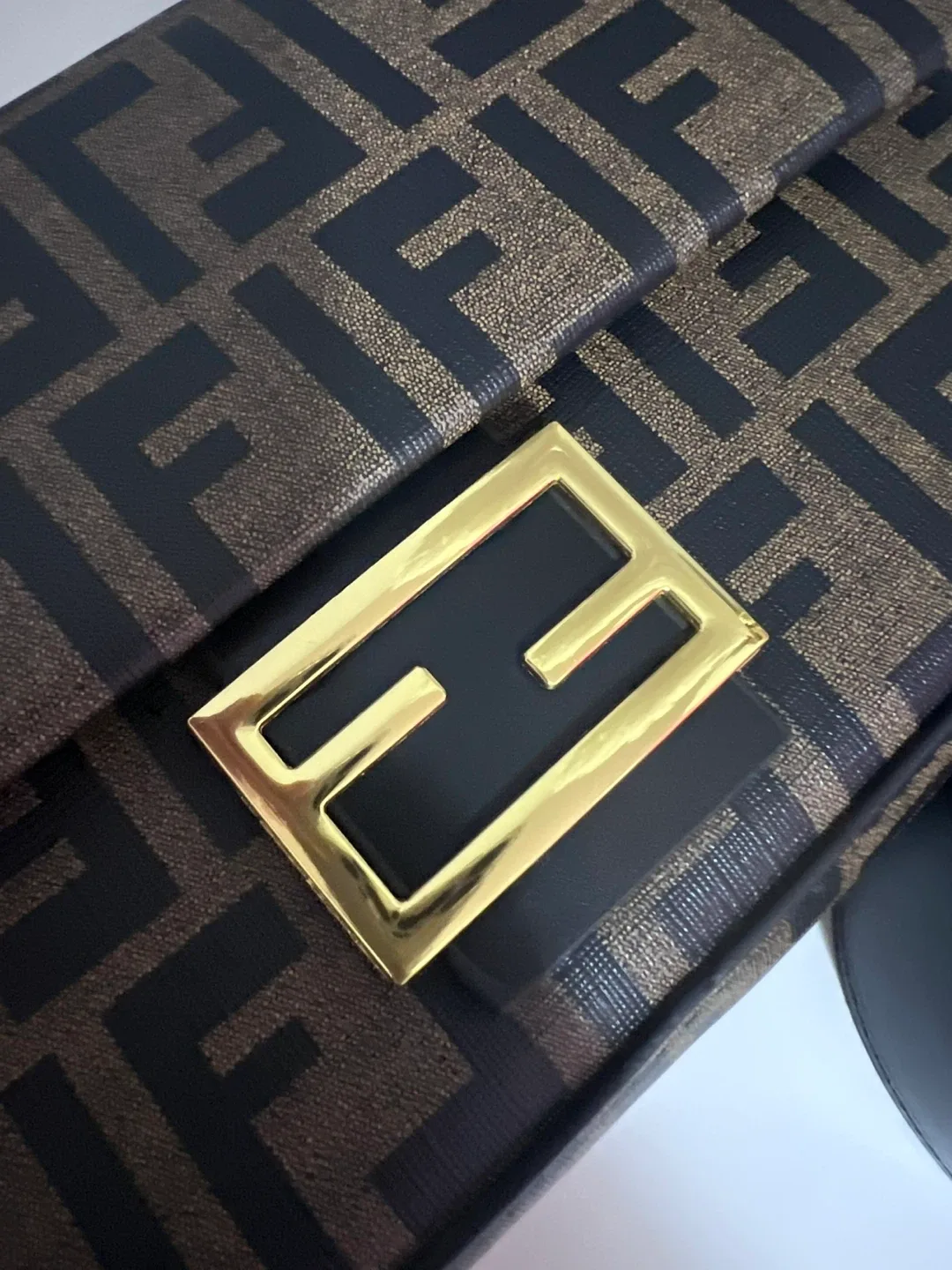 Fendi inspired Baguette Bag image indicator(2)
