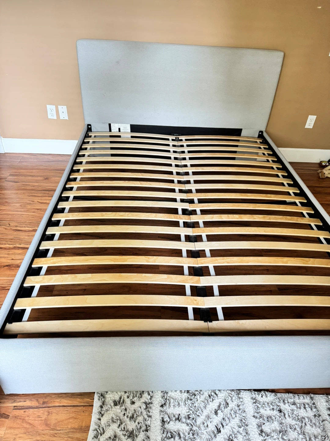 Queen Size Bed Frame with Headboard - photo 2
