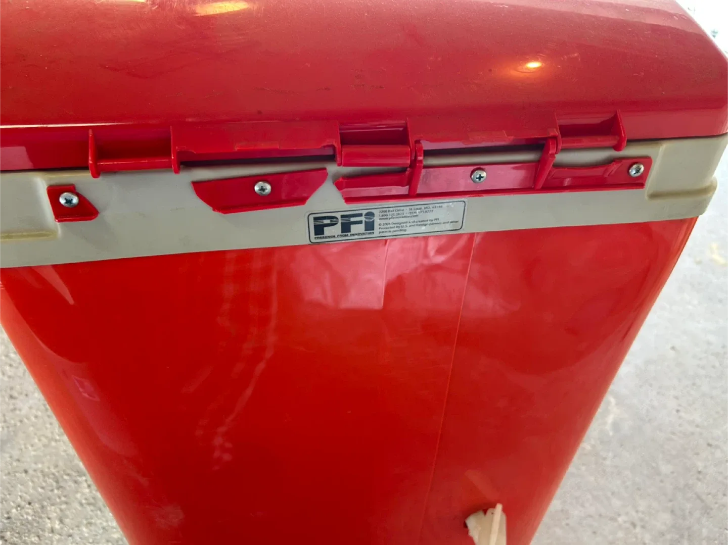 Coca-Cola Vending Machine Style Cooler image indicator(3)