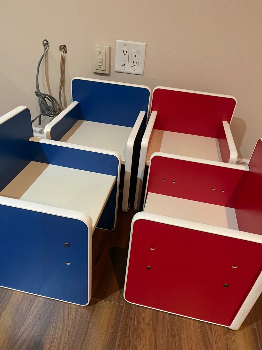 Cubed wood chairs for Toddlers, daycare / nursery school image indicator(3)