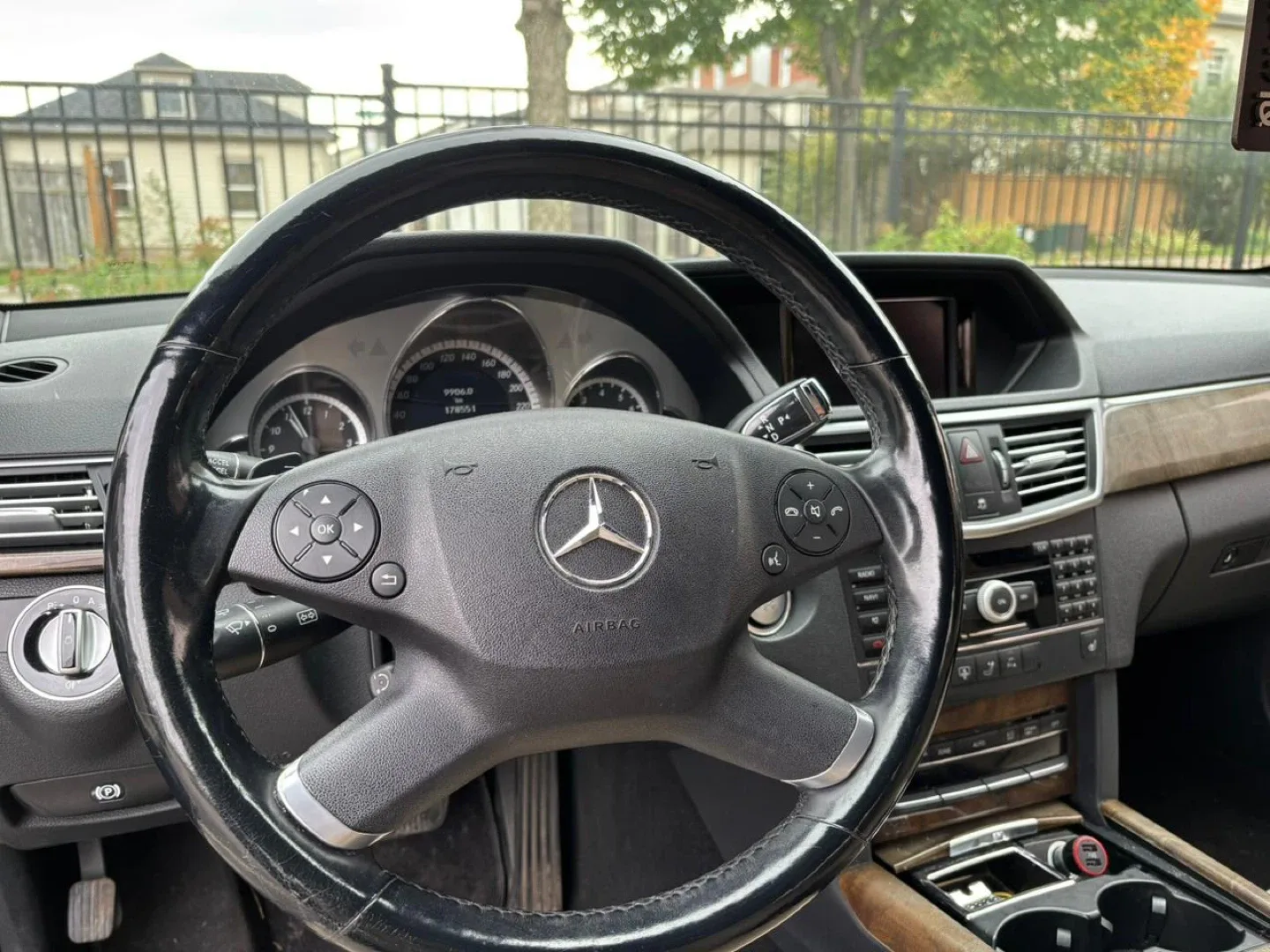 Mercedes-Benz E 350 4MATIC image indicator(8)