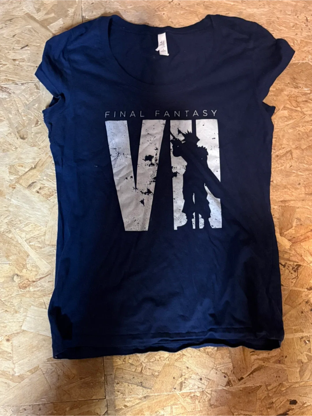 Final Fantasy VII 7 cloud strife T-Shirt fitted womens large thumbnail
