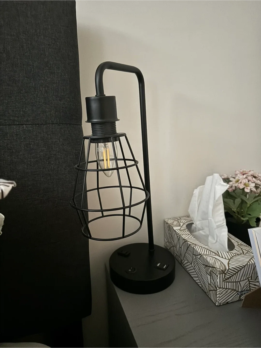 Move out sale - set of 2 Table Lamp with USB Ports image indicator(3)