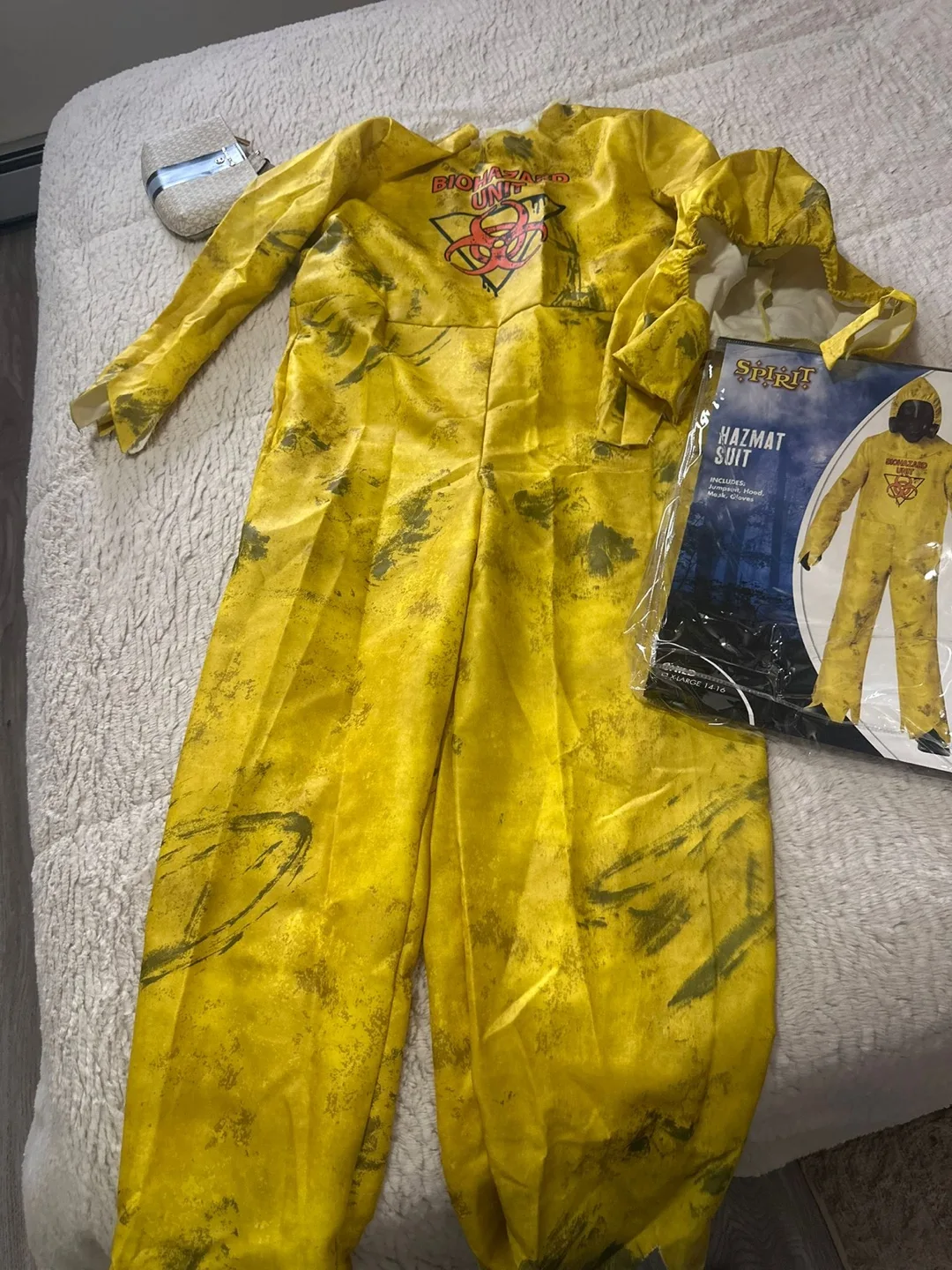 Child's Vampire Costume image indicator(5)