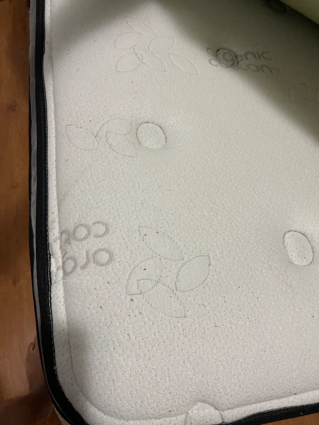 Double Sealy Posturepedic Mattress & Box Spring image indicator(3)