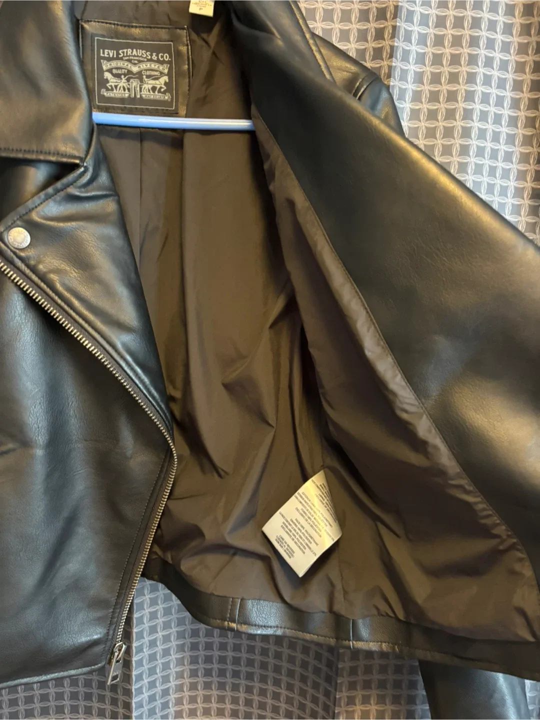 Levi's Black Faux Leather Jacket - Size Small image indicator(5)