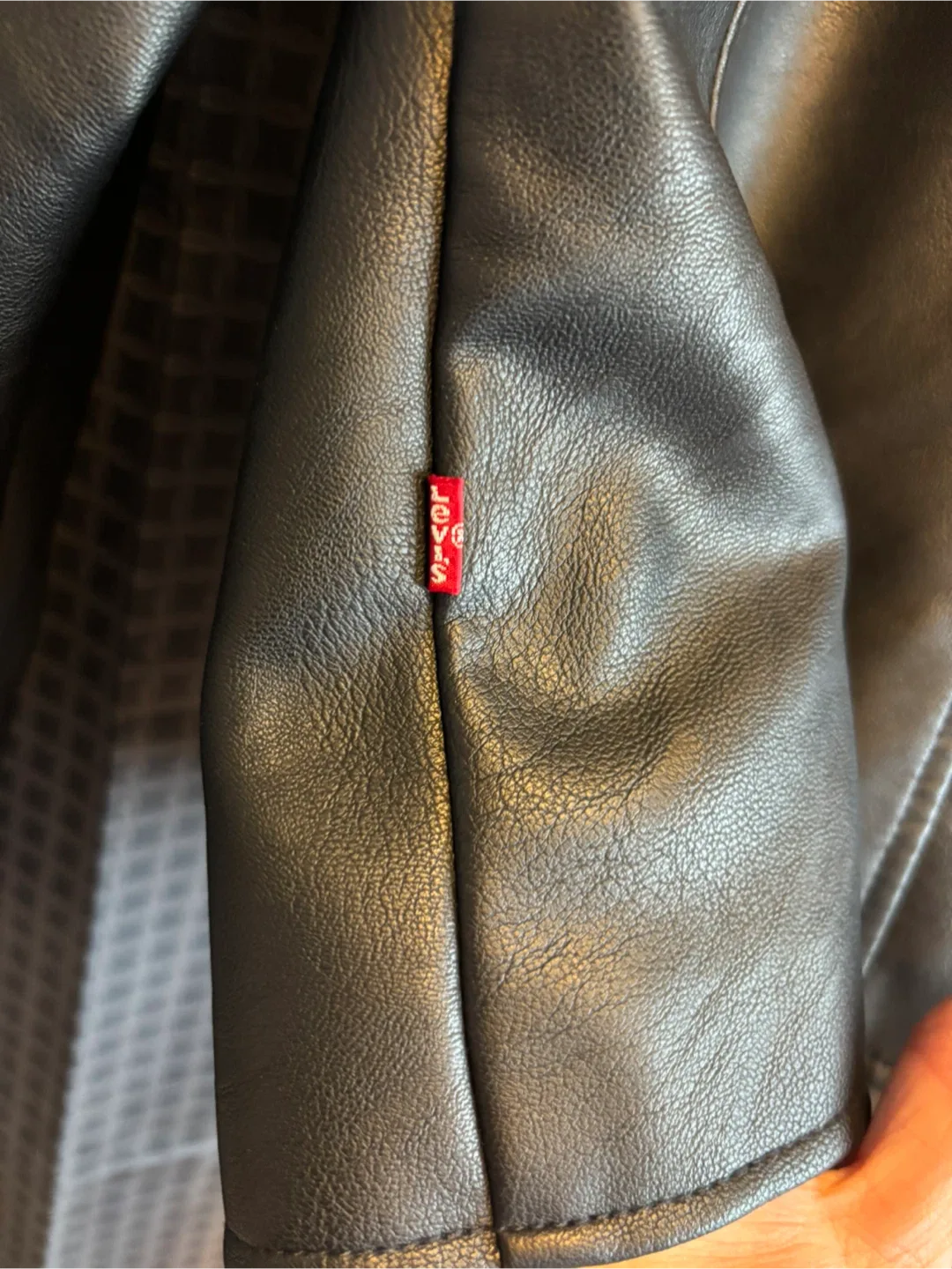 Levi's Black Faux Leather Jacket - Size Small image indicator(4)