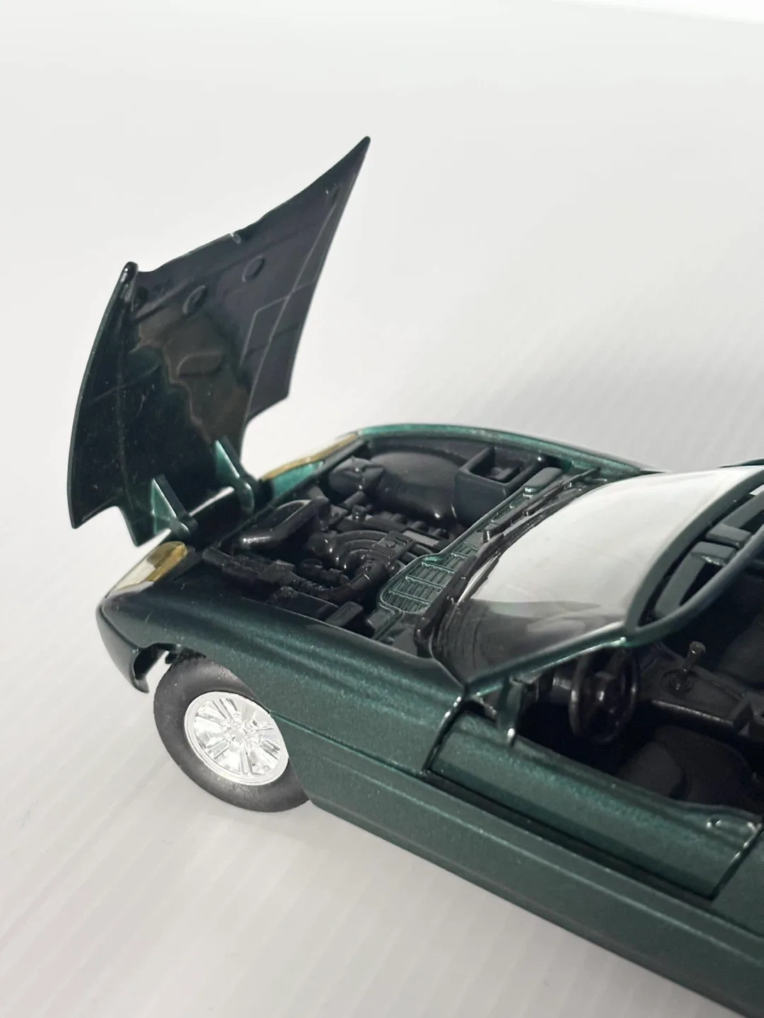 Vintage revell bmw z1 1:24 scale model car image indicator(3)