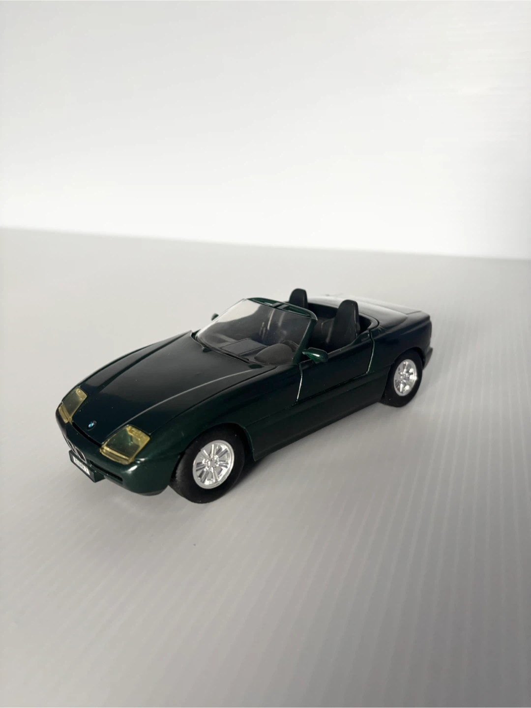 Vintage revell bmw z1 1:24 scale model car