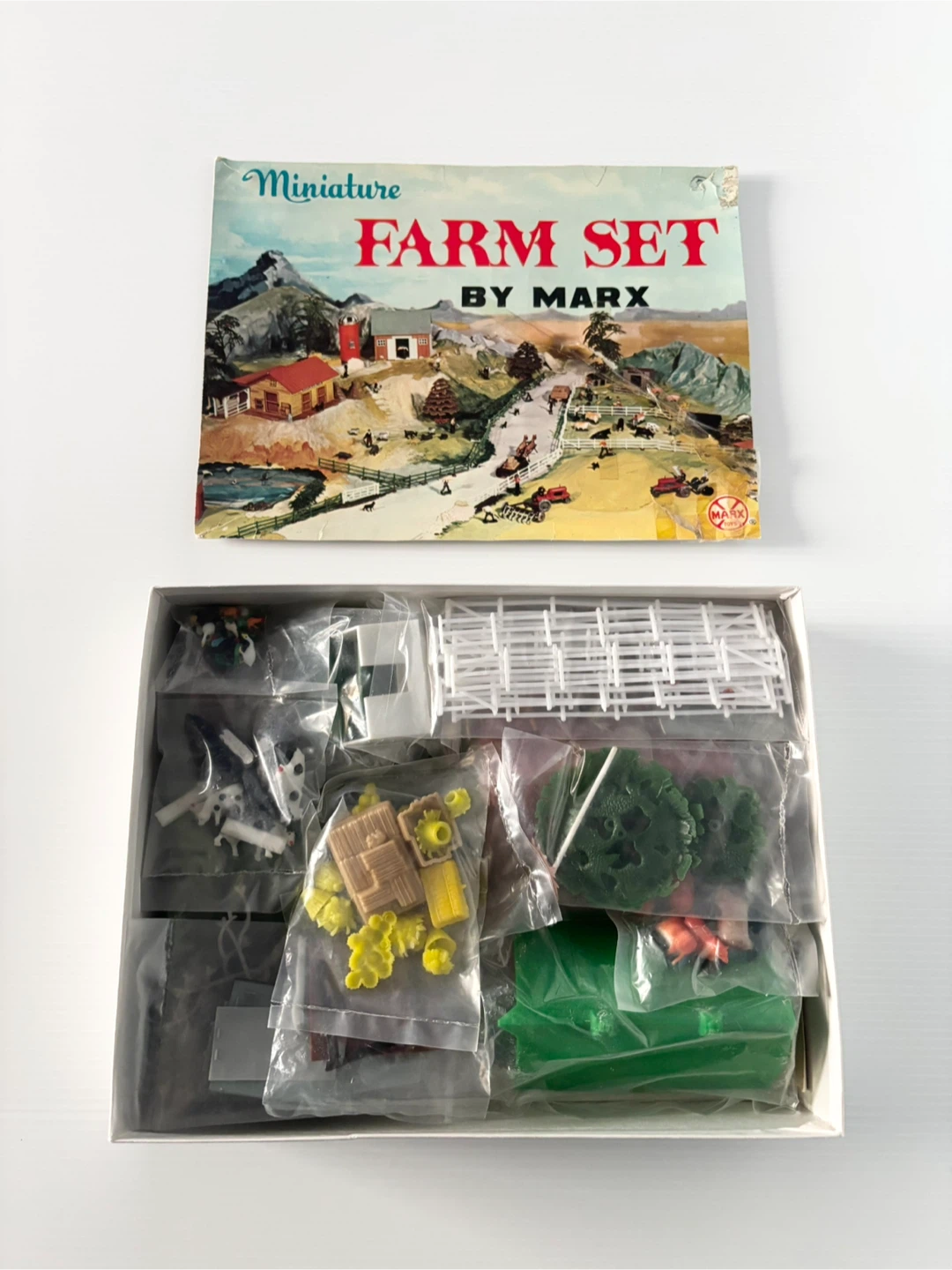 Extremely rare unopened miniature farm set by Marx toys - photo 2