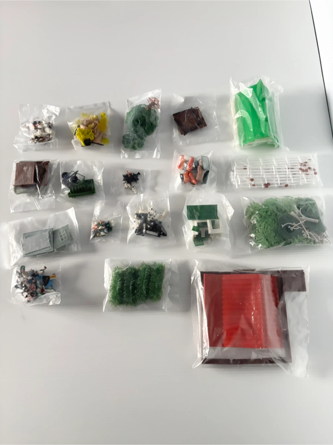 Extremely rare unopened miniature farm set by Marx toys - photo 3