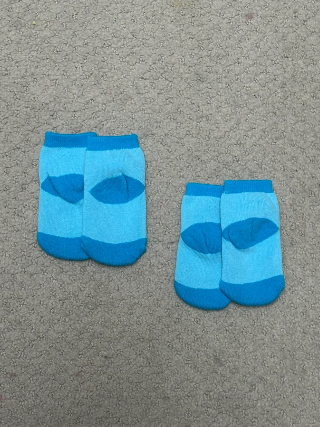 Santa Baby Onesie & Socks Set 12-18M image indicator(5)