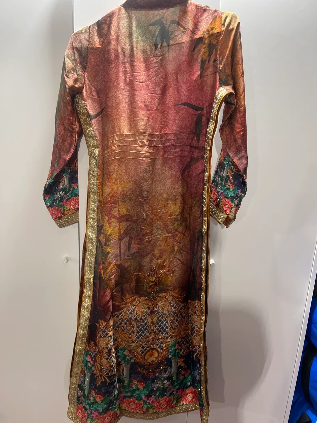 Floral Embroidered Salwar Kameez image indicator(4)