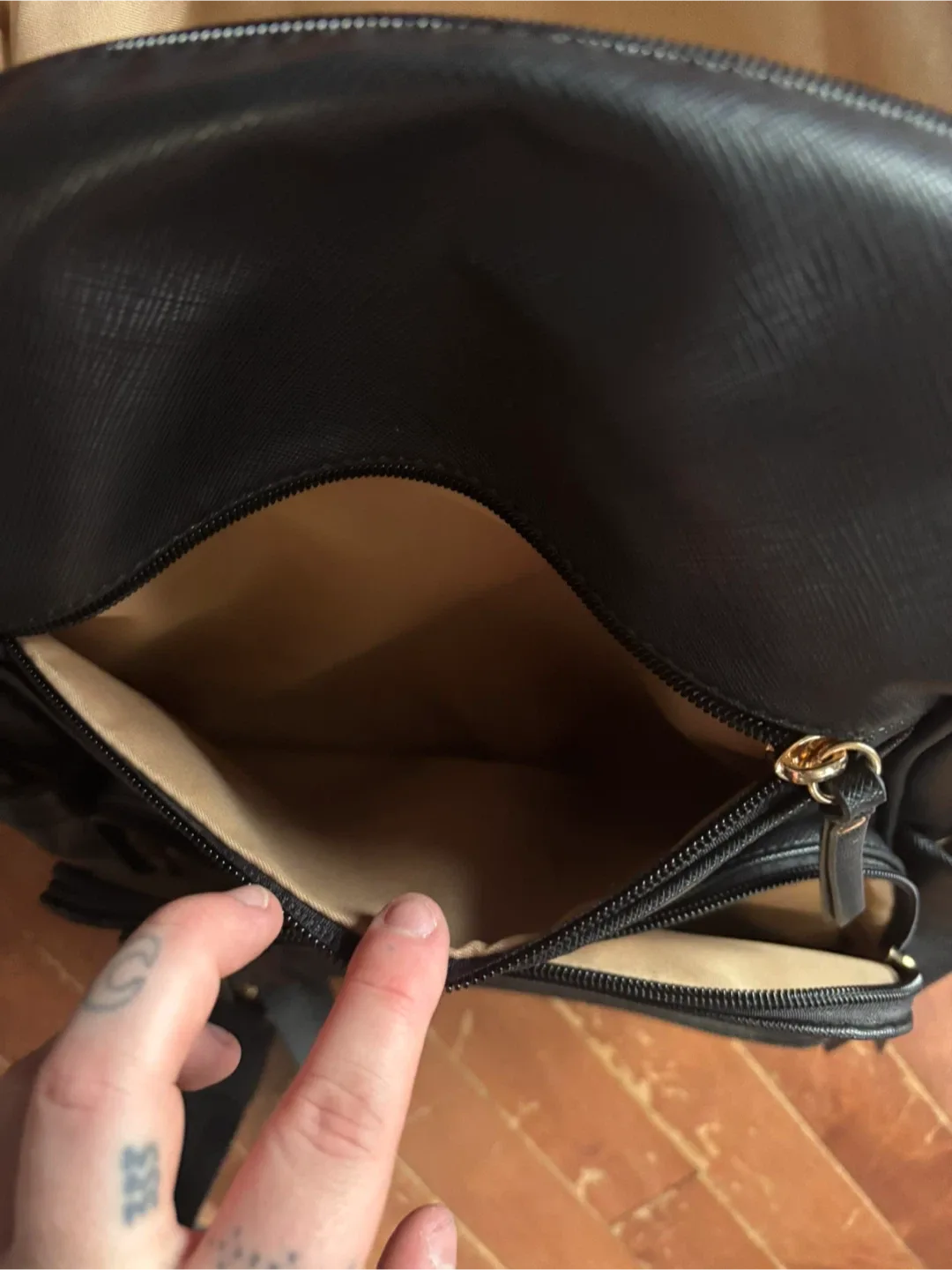 Black Leather Backpack image indicator(3)