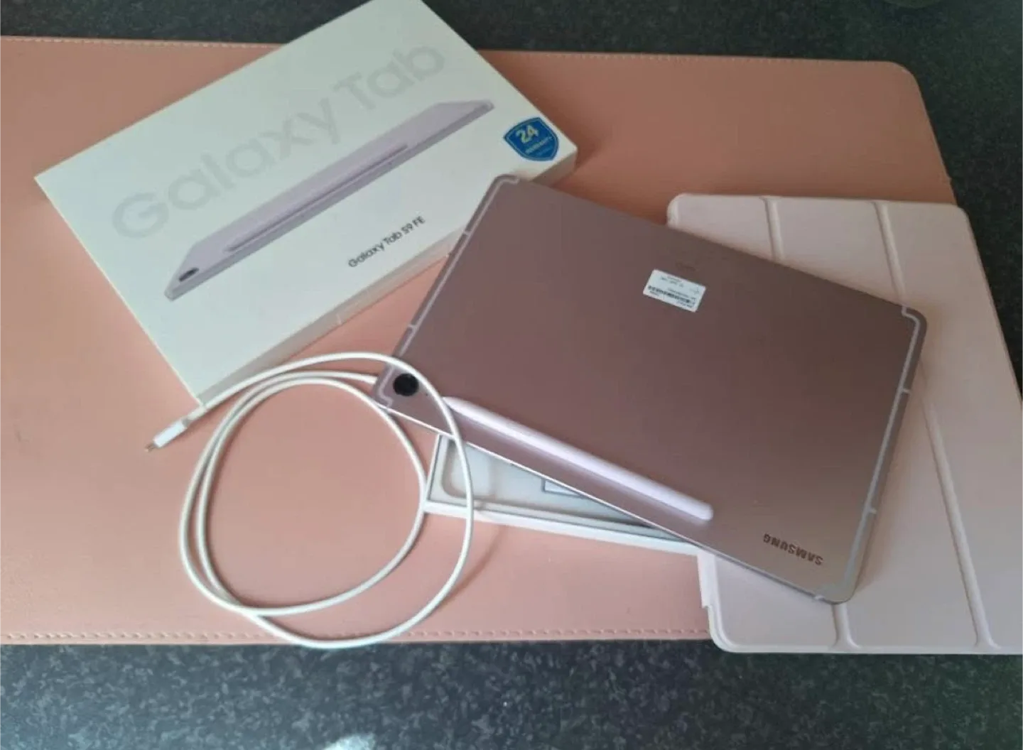 Samsung Galaxy S9 with samsung pen thumbnail