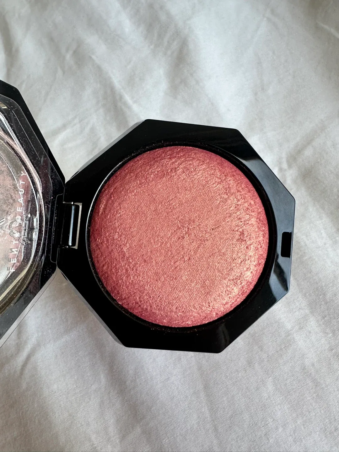 New Fenty Beauty Hot Cheeks Velour Blushlighter - Fresh Peach thumbnail