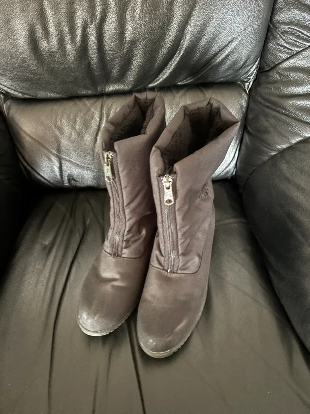 Toe Warmers Boots - Size 9 1/2 M image indicator(3)