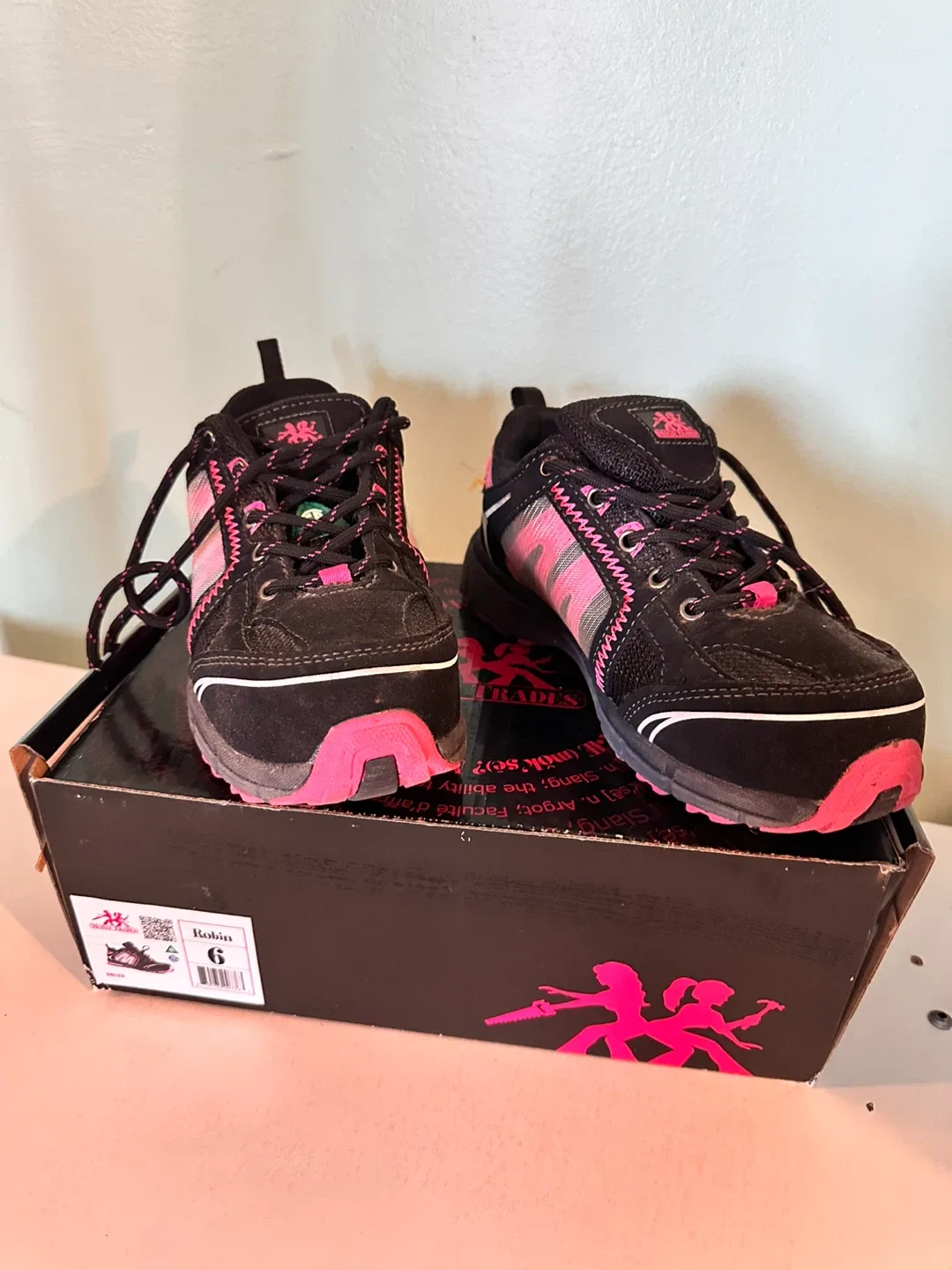 Trades Robin Women's Size 6 Safety Shoes image indicator(2)