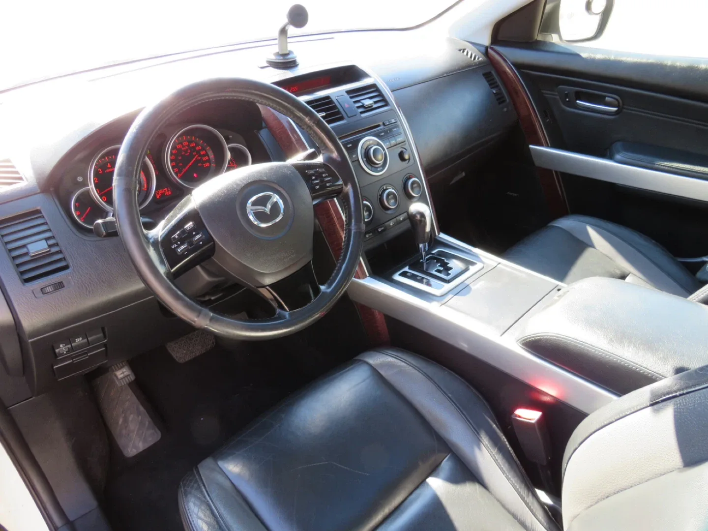 2007 Mazda CX-9 White SUV image indicator(6)