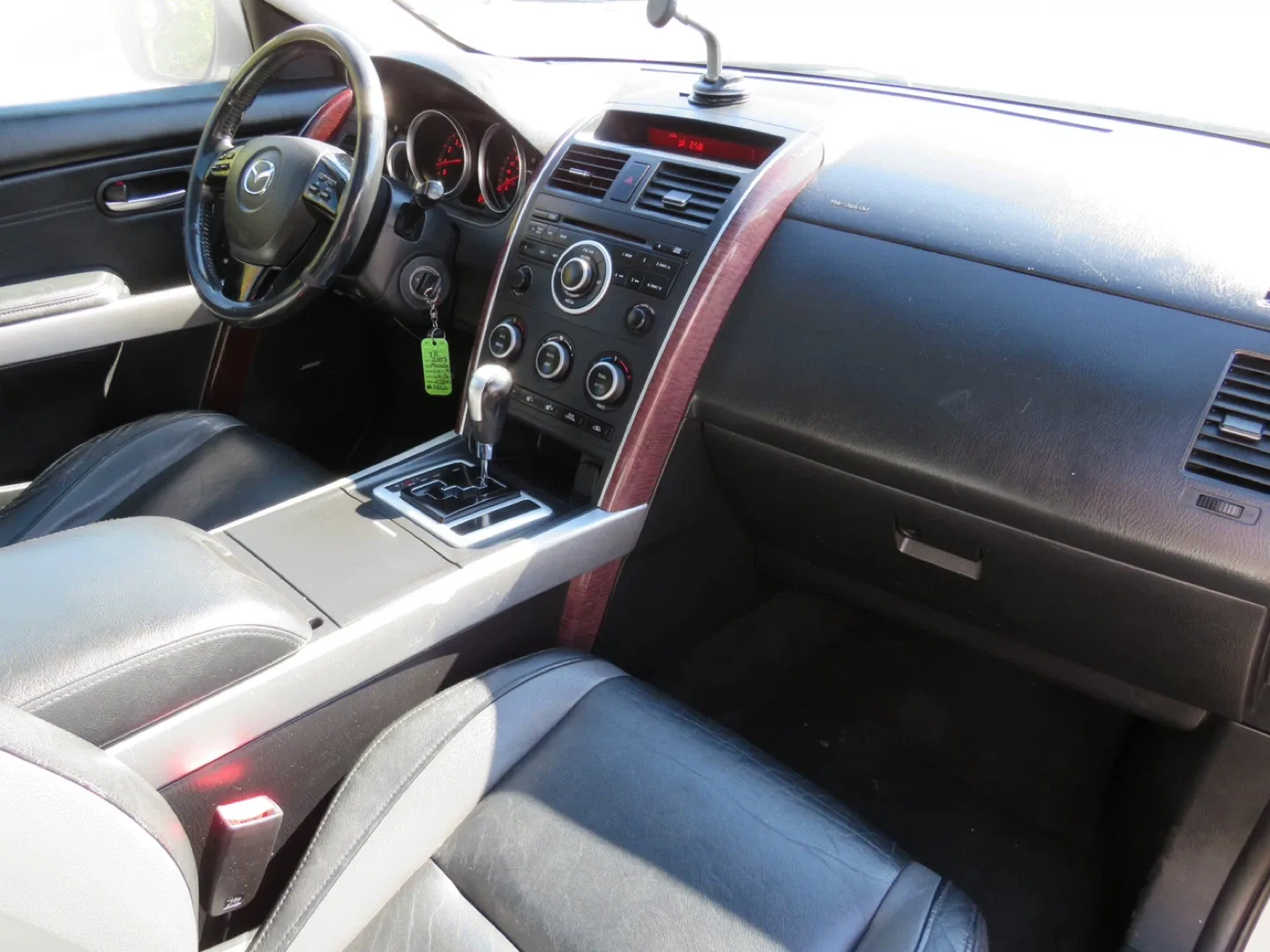 2007 Mazda CX-9 White SUV image indicator(8)