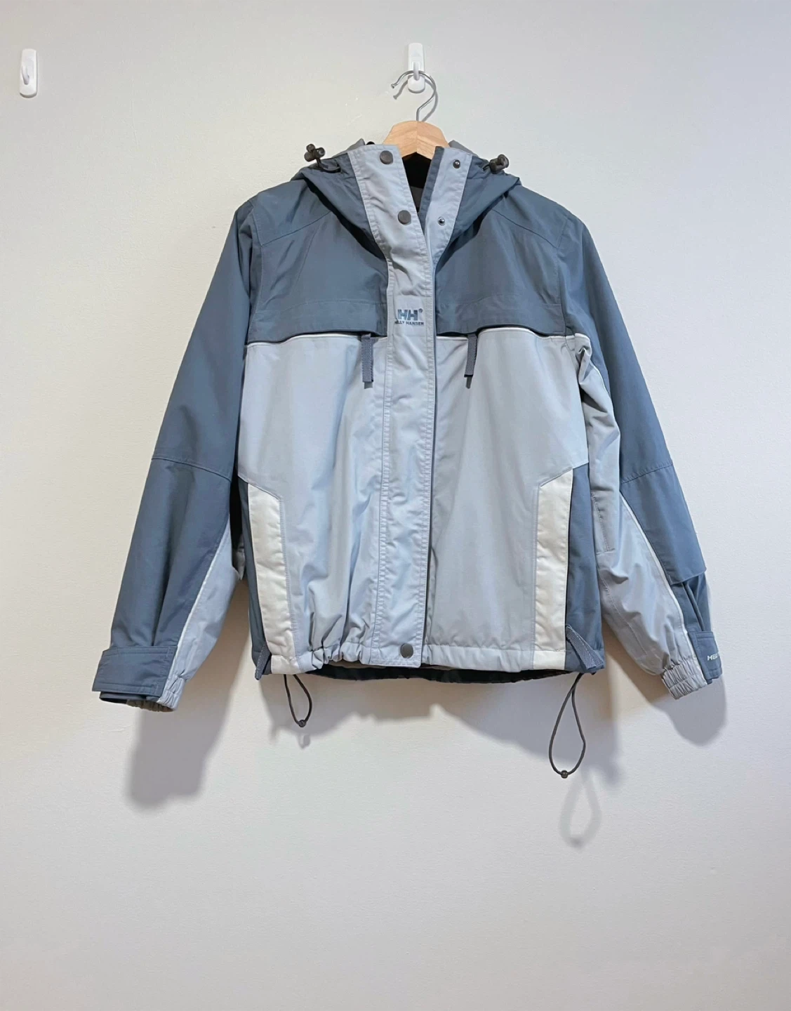 Brand New Women’s Helly Hansen Winter Jacket - photo 2